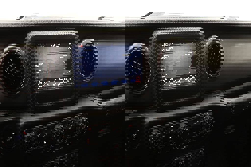 Used 2023 Jeep Wrangler Unlimited w/ Cold Weather Group image 21