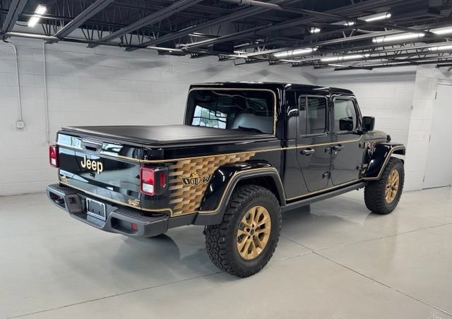 Used 2025 Jeep Gladiator Sport AWD/4WD image 6