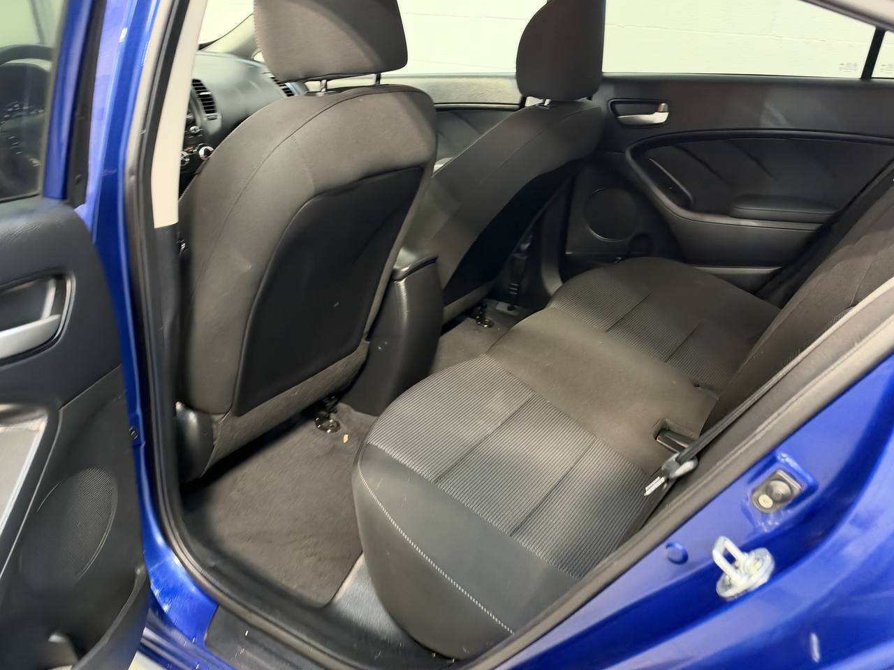 Used 2017 Kia Forte LX FWD image 27