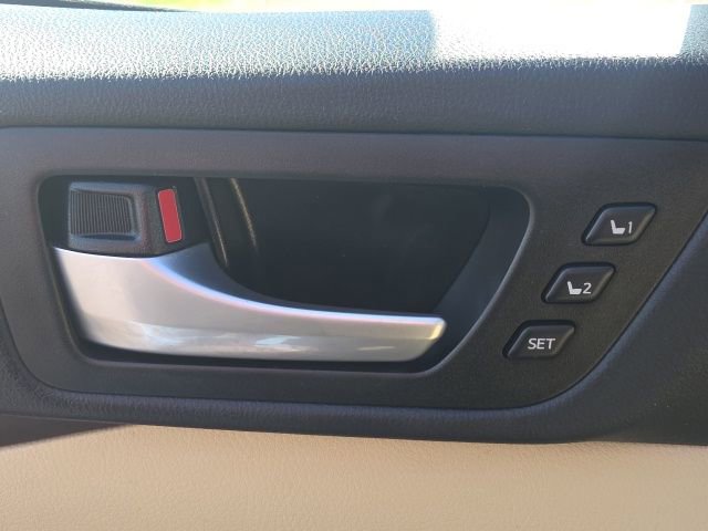 Used 2018 Toyota Highlander Limited image 25