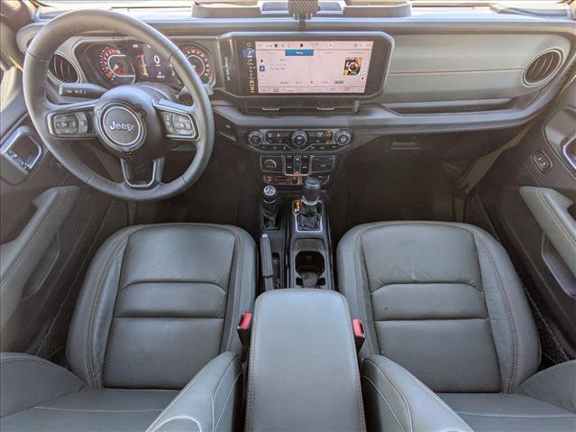 Used 2025 Jeep Gladiator Mojave AWD/4WD image 18
