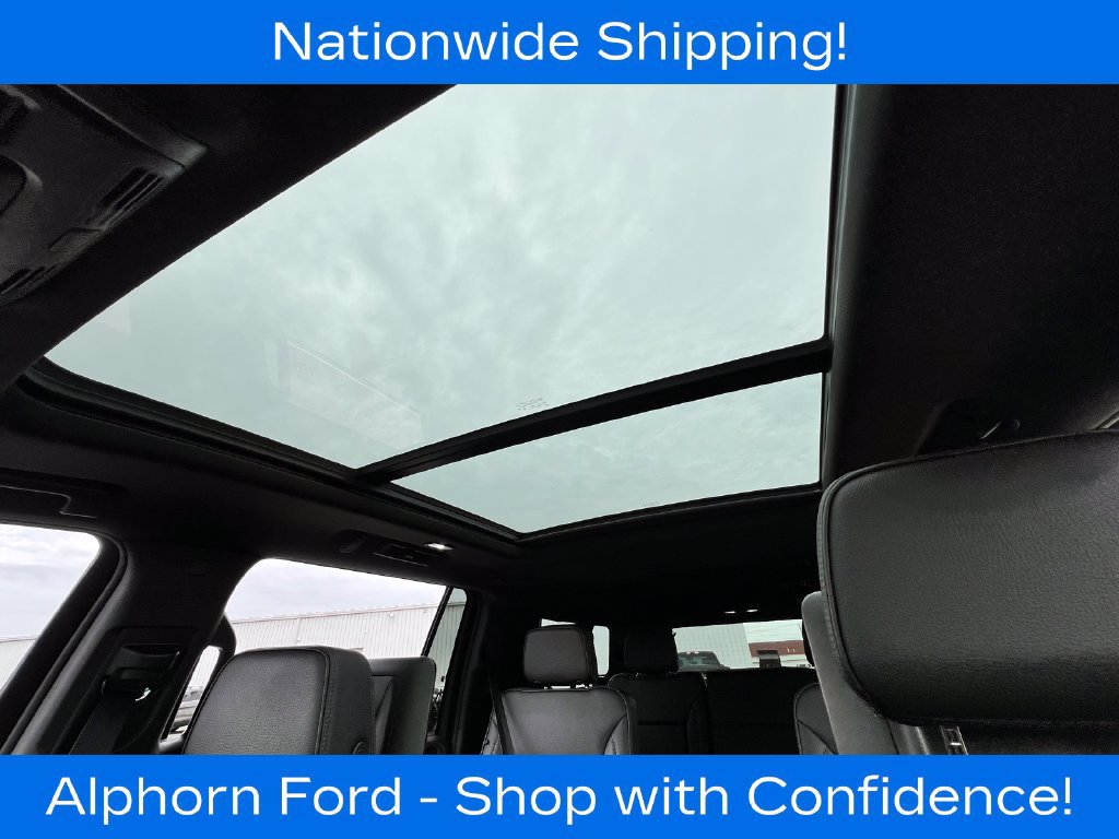 Used 2023 GMC Yukon XL Denali w/ Advanced Technology Package AWD/4WD image 28