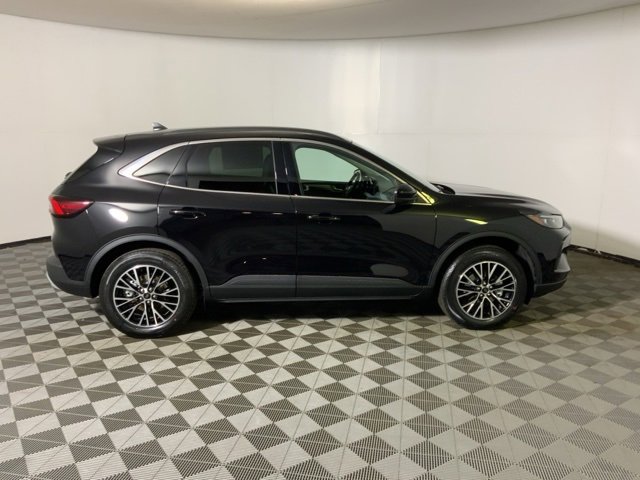 New 2026 Ford Escape SE w/ PHEV Premium Package image 5