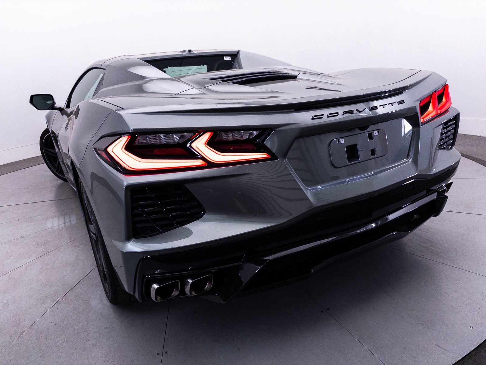 Used 2024 Chevrolet Corvette Stingray Preferred Conv w/ Battery Protection Package RWD image 25