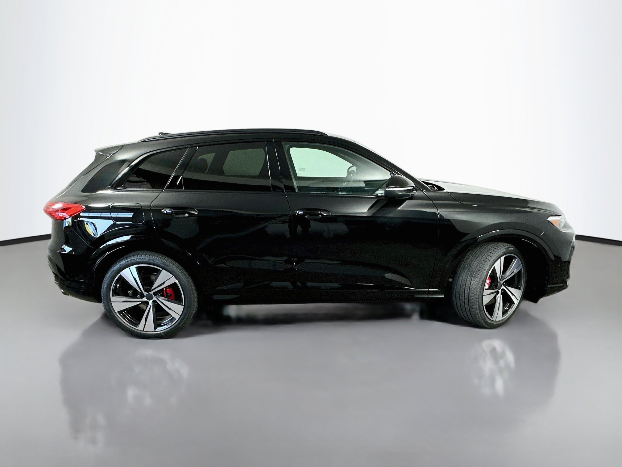 New 2026 Audi SQ5 Premium Plus AWD/4WD image 8