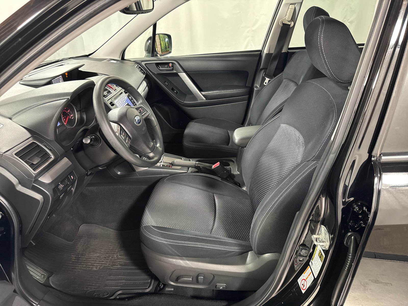 Used 2016 Subaru Forester 2.5i Premium w/ Popular Package #2 AWD/4WD image 3