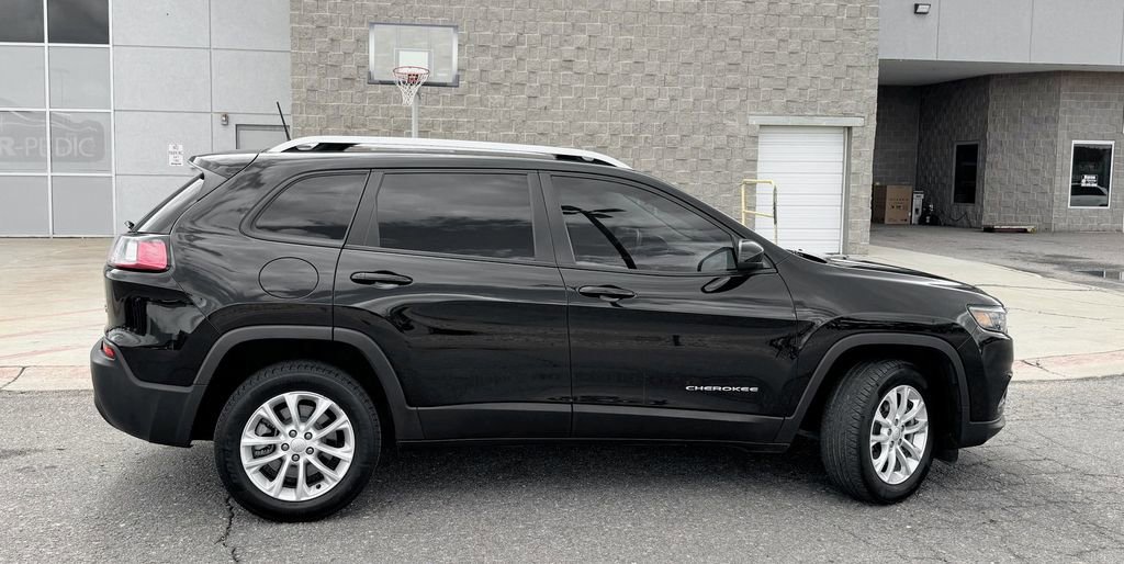 Used 2020 Jeep Cherokee Latitude AWD/4WD image 5
