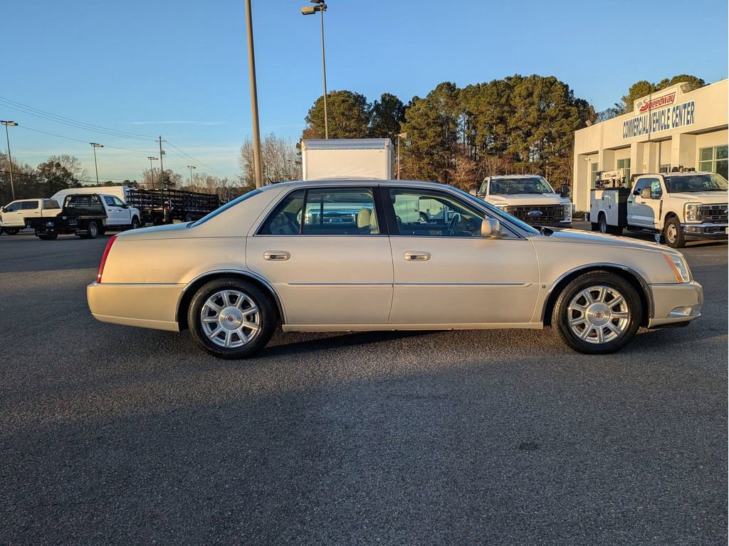 Used 2008 Cadillac DTS w/1SA image 5