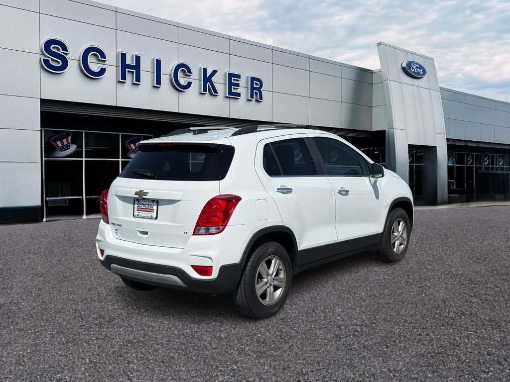 Used 2018 Chevrolet Trax LT w/ LT Convenience Package AWD/4WD image 2