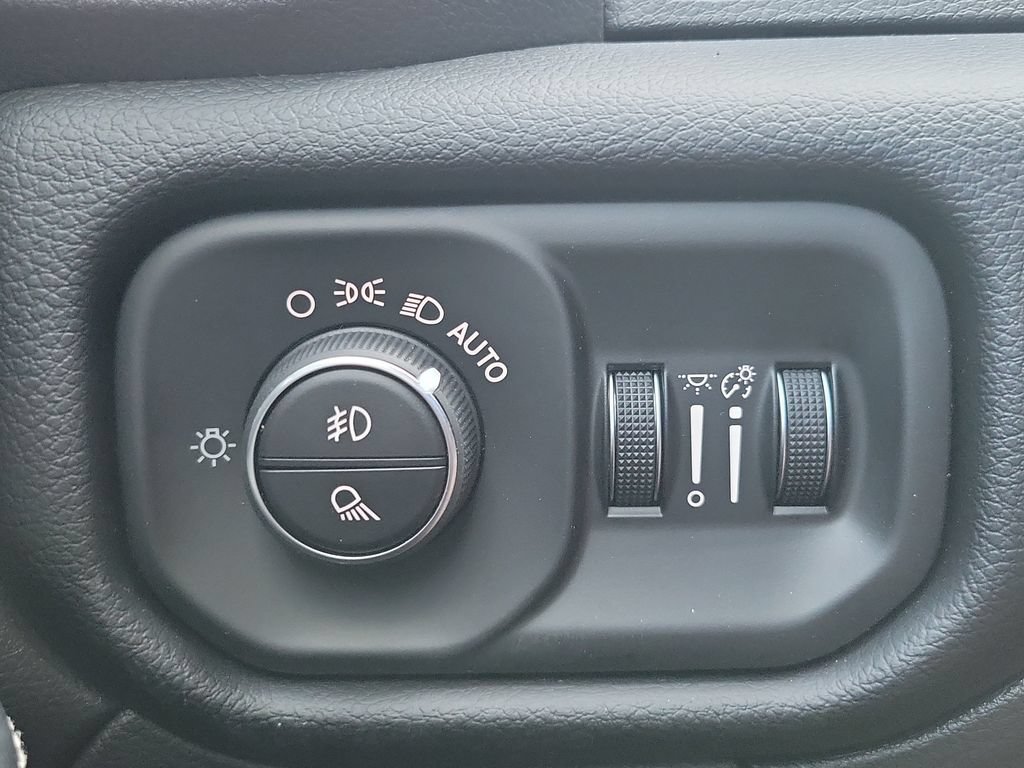 New 2026 RAM 2500 Laramie AWD/4WD image 26