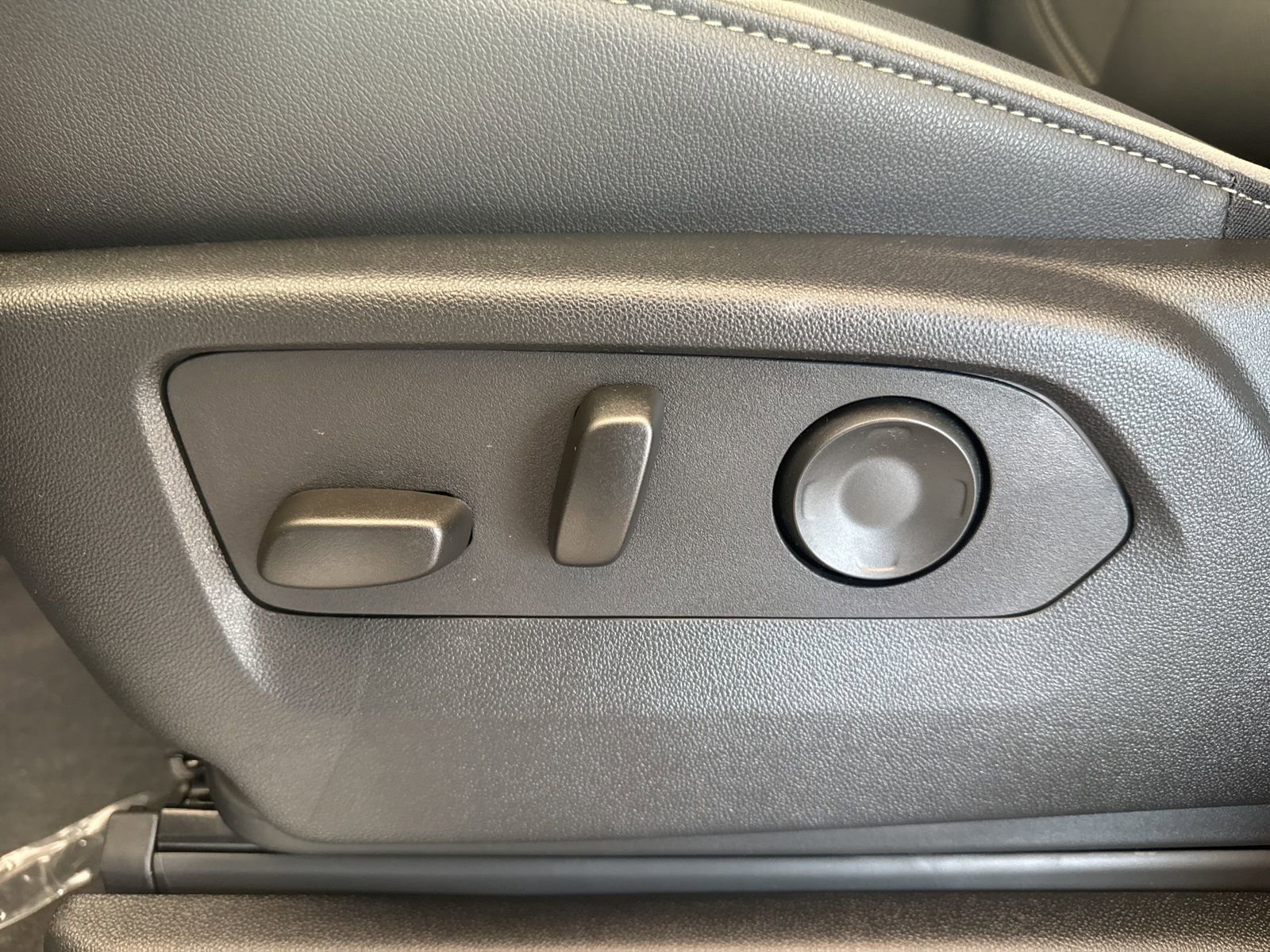 New 2025 Chevrolet Suburban Premier image 25