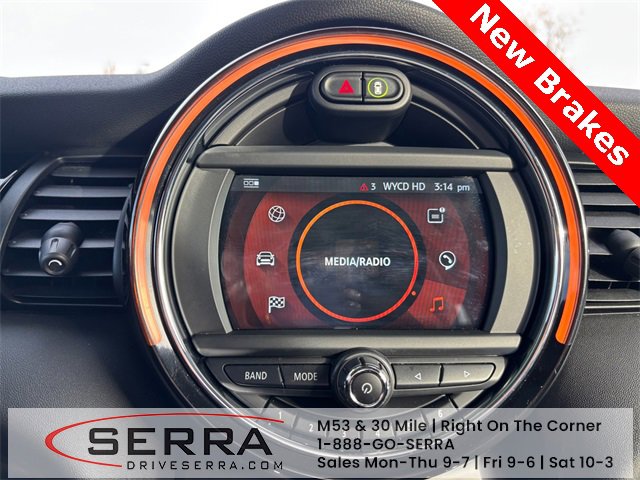 Used 2021 MINI Cooper 4-Door Hardtop w/ 6.5" Touchscreen Package image 23