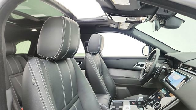 Used 2021 Land Rover Range Rover Velar R-Dynamic S image 22