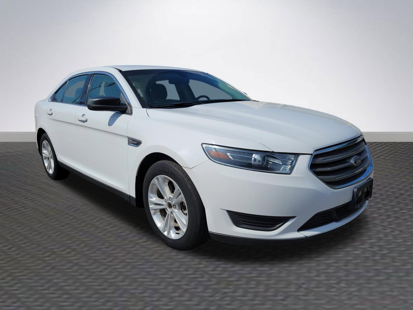 Used 2018 Ford Taurus SE