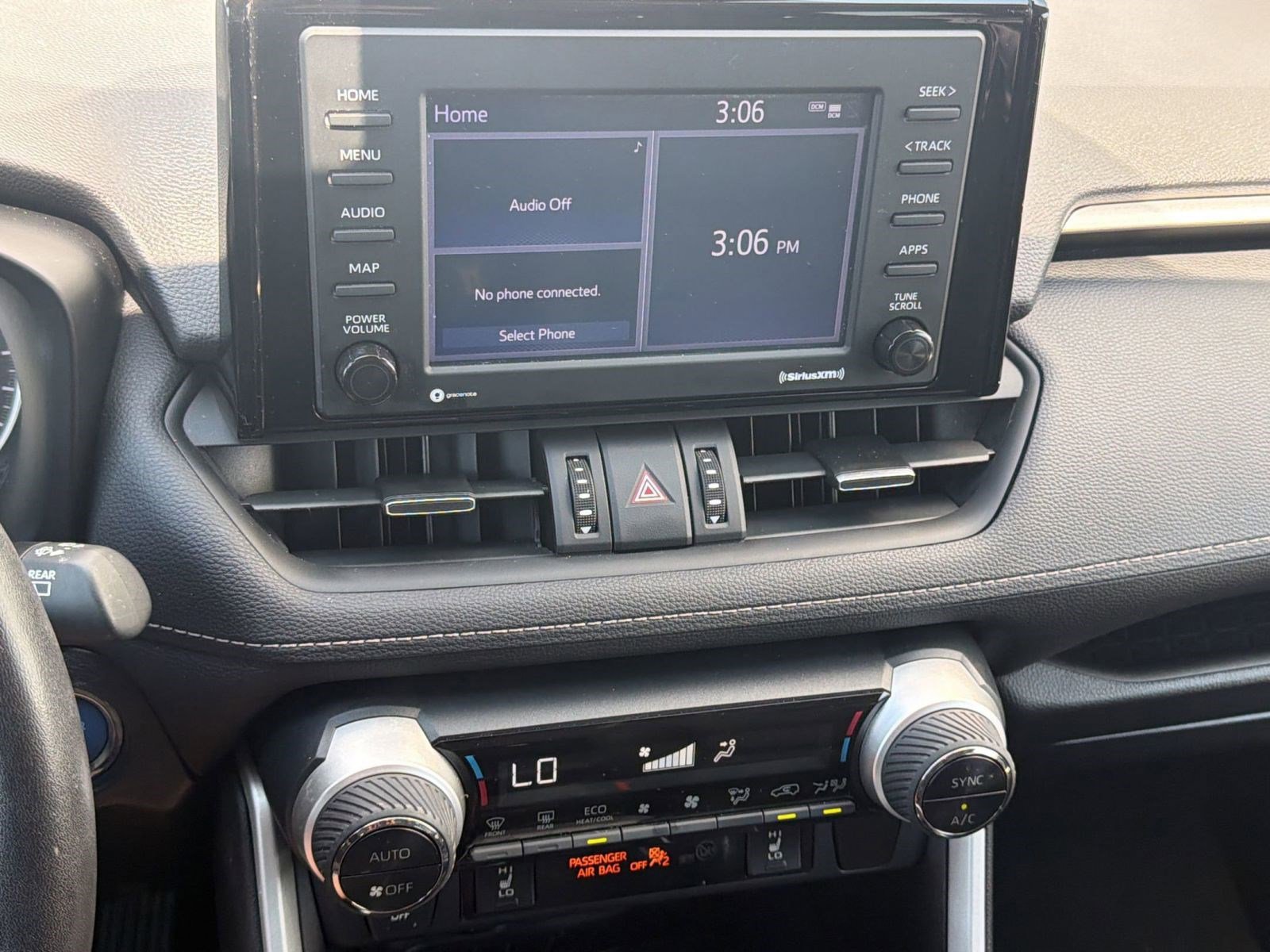 Used 2021 Toyota RAV4 XLE Premium image 24