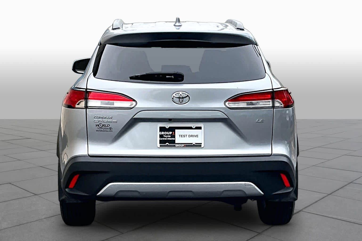 Certified 2024 Toyota Corolla Cross LE w/ Moonroof Package FWD image 5