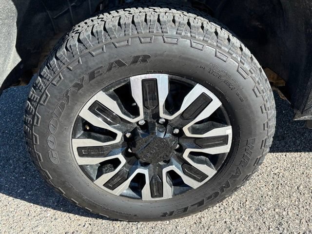 Certified 2025 GMC Sierra 2500 Denali Ultimate AWD/4WD image 10