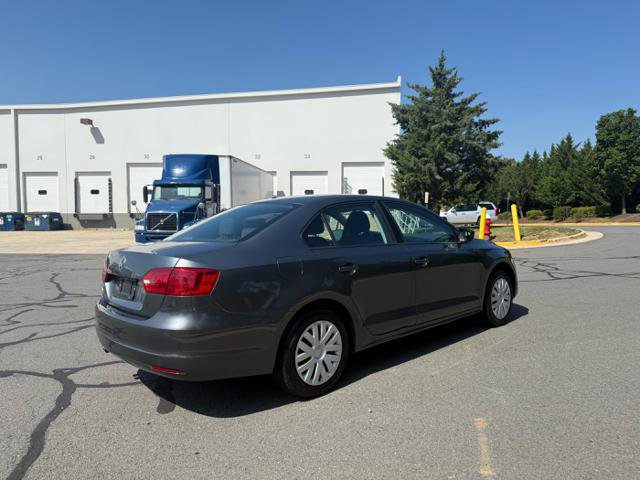 Used 2011 Volkswagen Jetta Sedan image 4