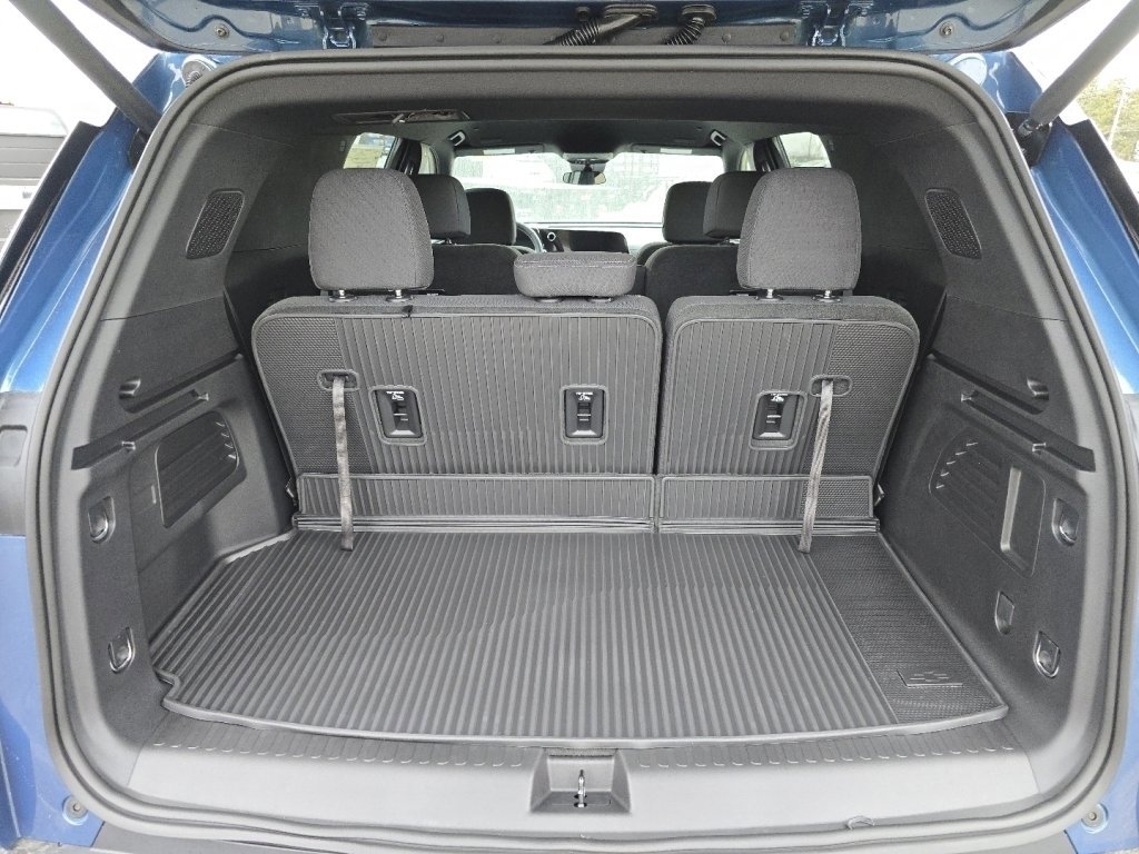 New 2026 Chevrolet Traverse LT w/ Midnight/Sport Edition image 14