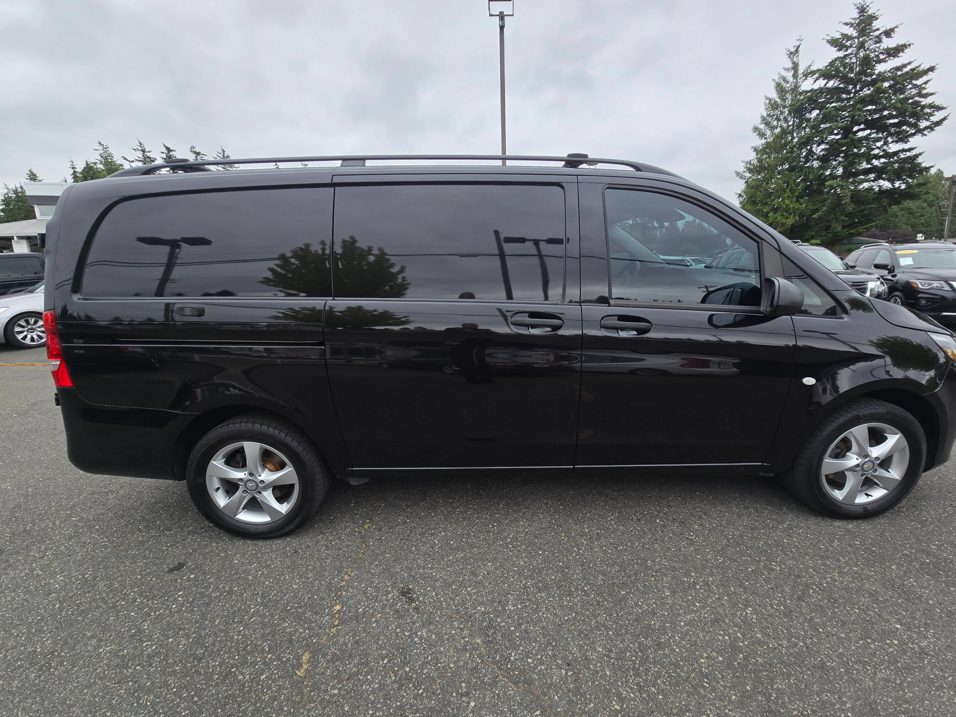 Used 2017 Mercedes-Benz Metris image 8