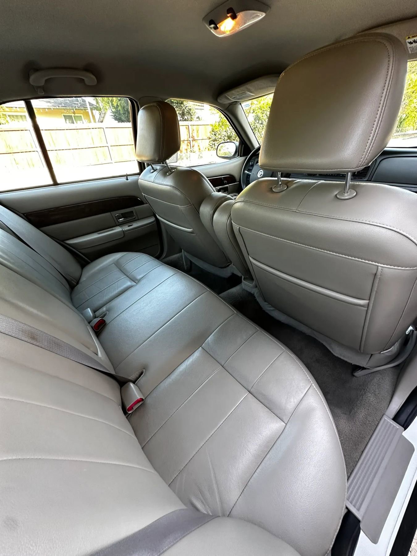Used 2010 Mercury Grand Marquis LS RWD image 30