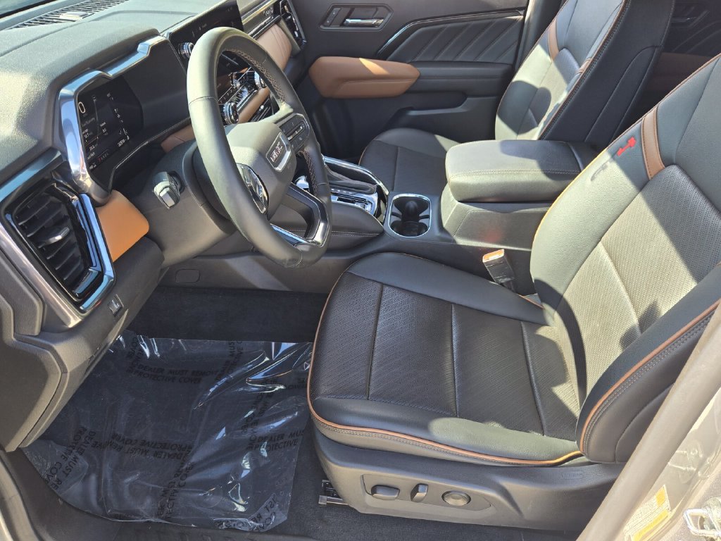 Used 2023 GMC Canyon AT4 w/ AT4 Premium Package AWD/4WD image 10