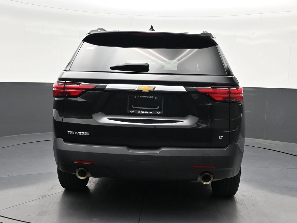 Used 2023 Chevrolet Traverse LT FWD image 4