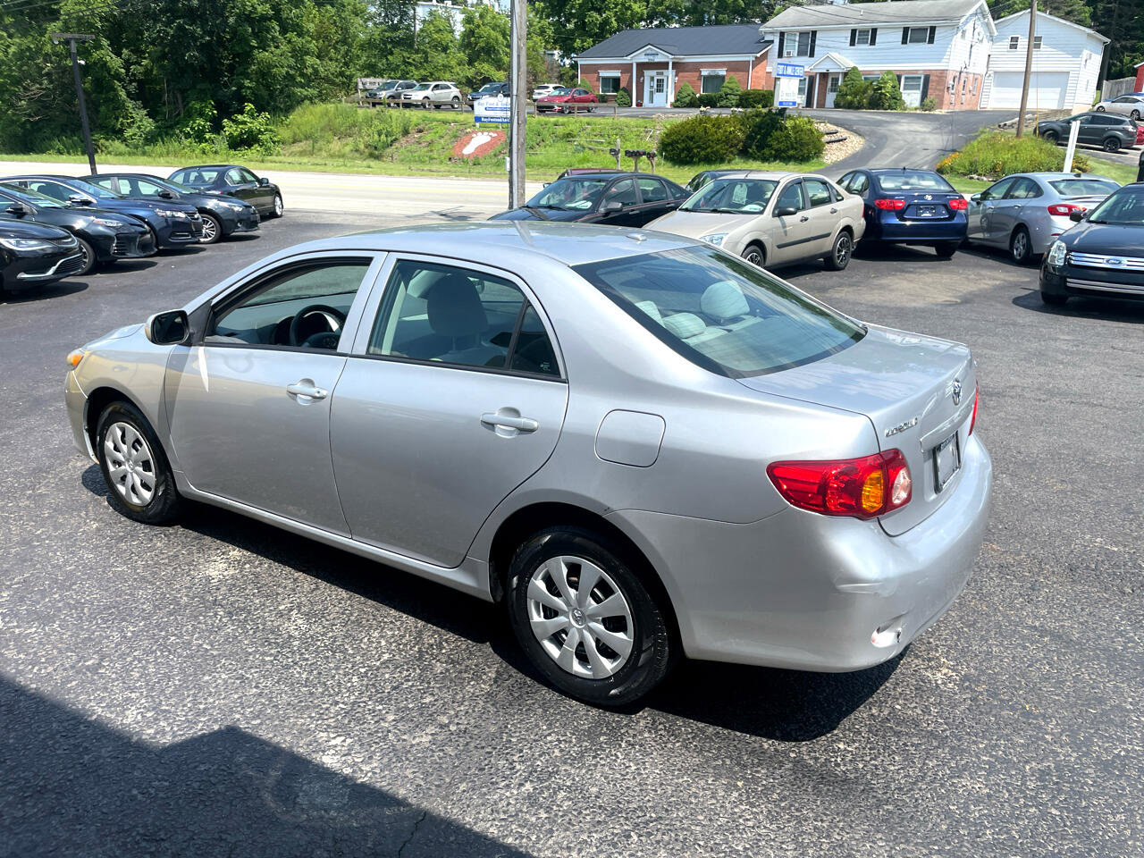 Used 2010 Toyota Corolla image 7