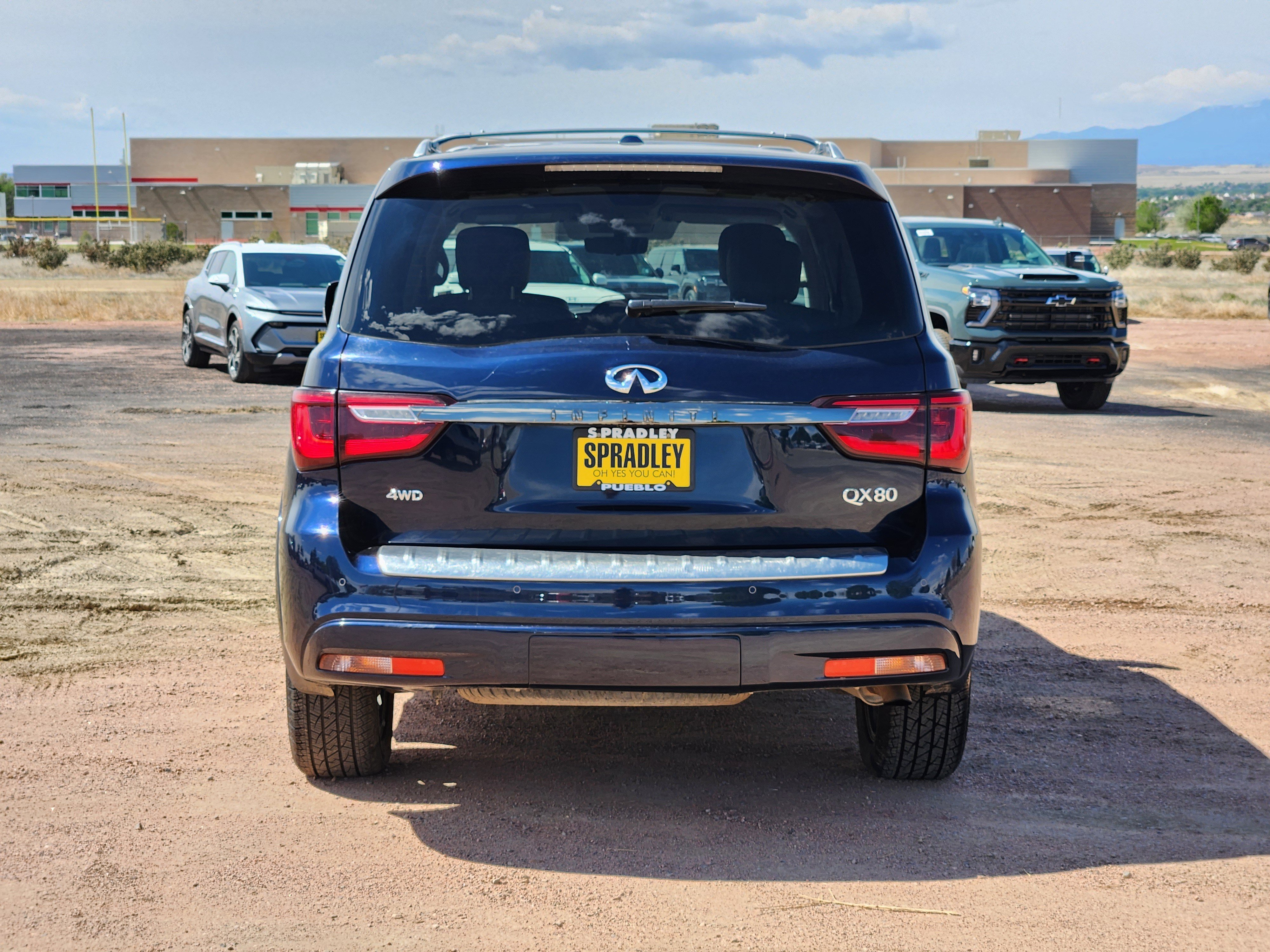 Used 2021 INFINITI QX80 Premium Select w/ All-Season Package AWD/4WD image 4