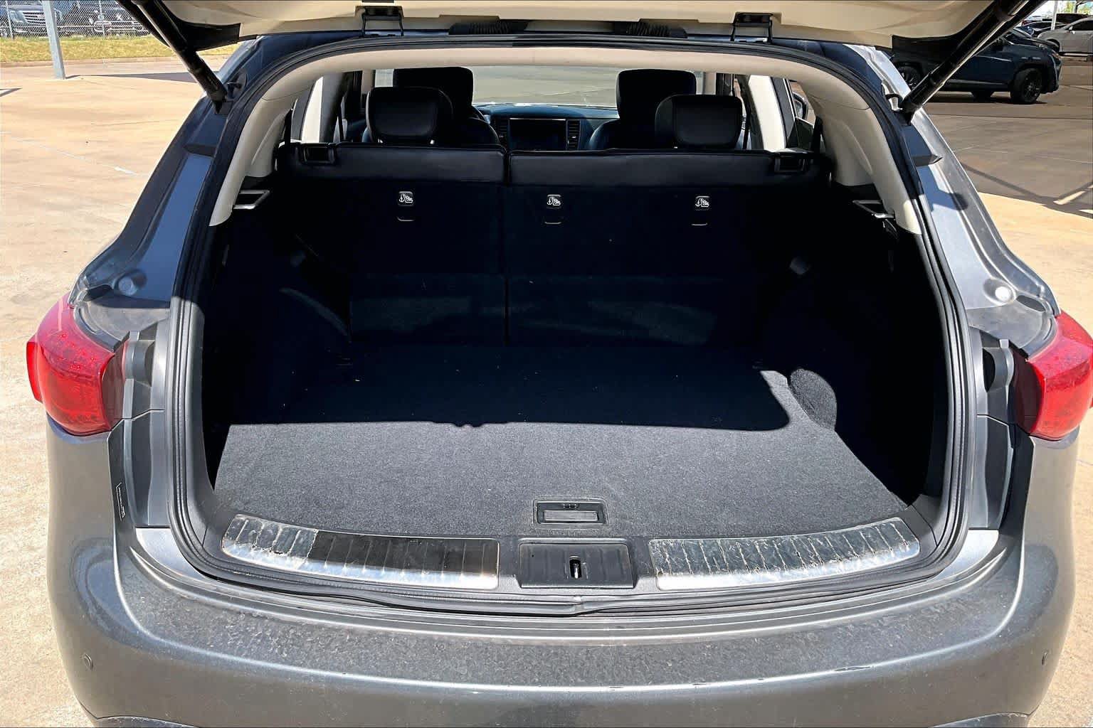 Used 2014 INFINITI QX70 AWD w/ Premium Package image 30