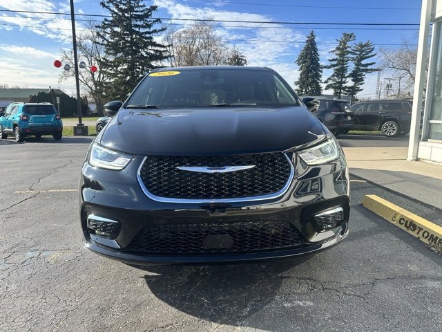 New 2026 Chrysler Pacifica Limited image 5