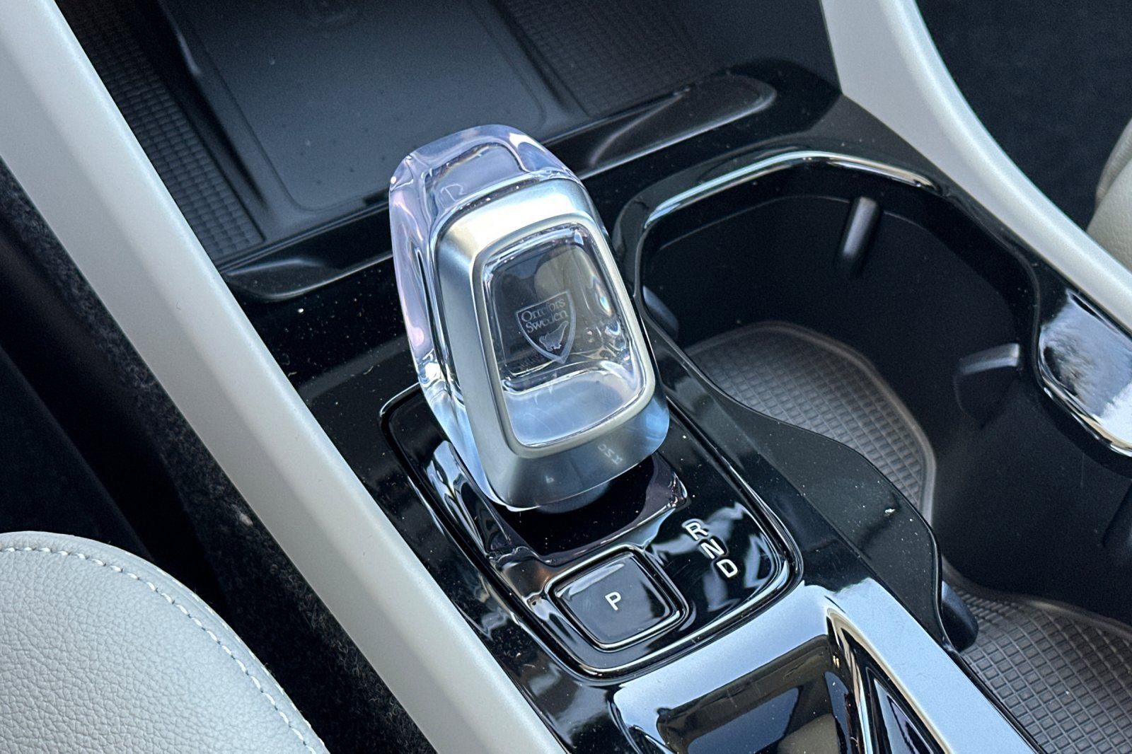 New 2026 Volvo XC40 B4 Plus w/ Climate Package FWD image 22