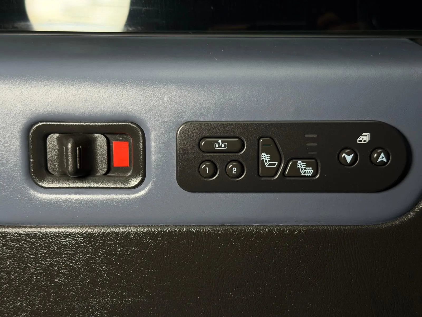 Used 2005 HUMMER H2 w/ Preferred Equipment Group AWD/4WD image 25