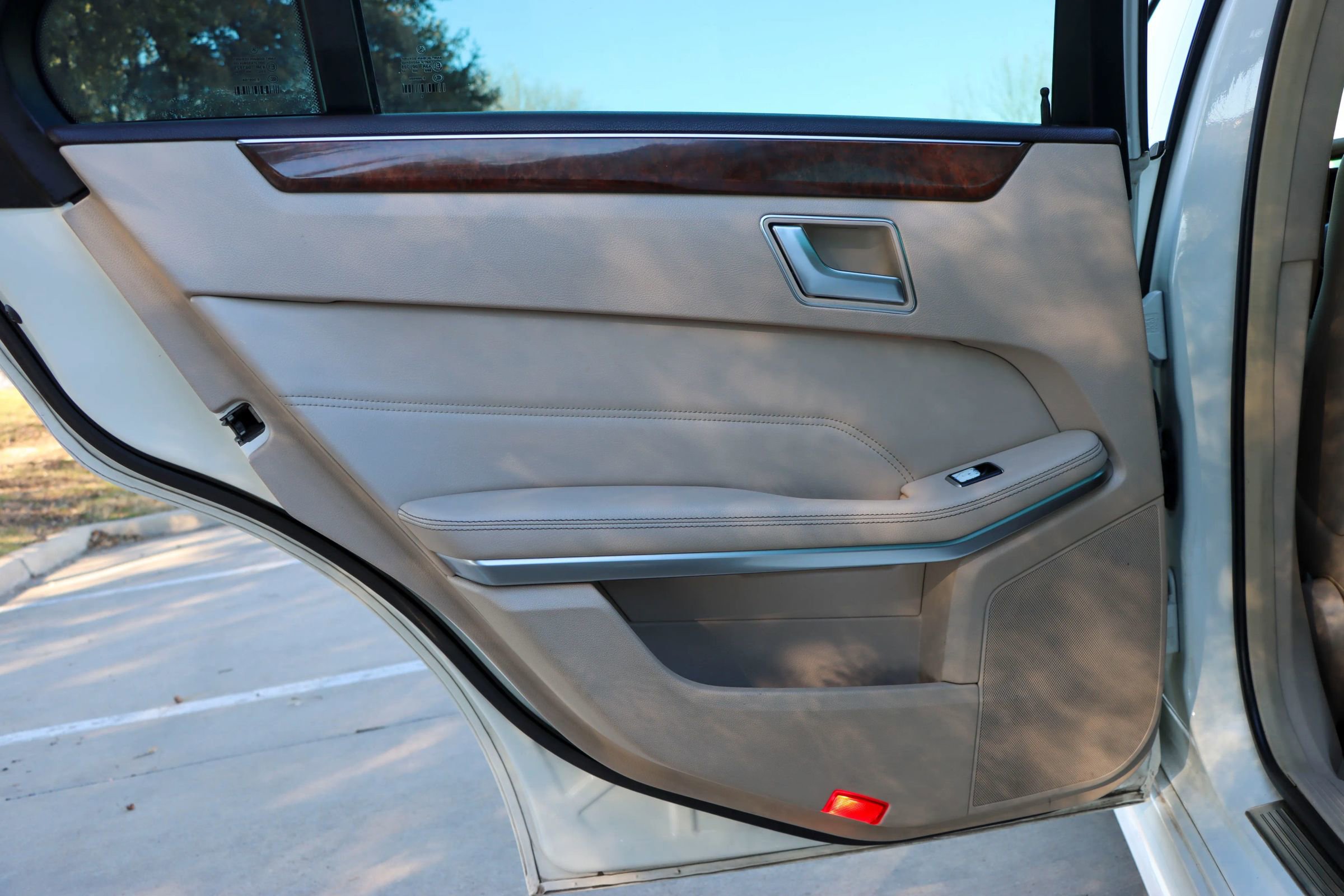 Used 2014 Mercedes-Benz E 350 Sedan image 12