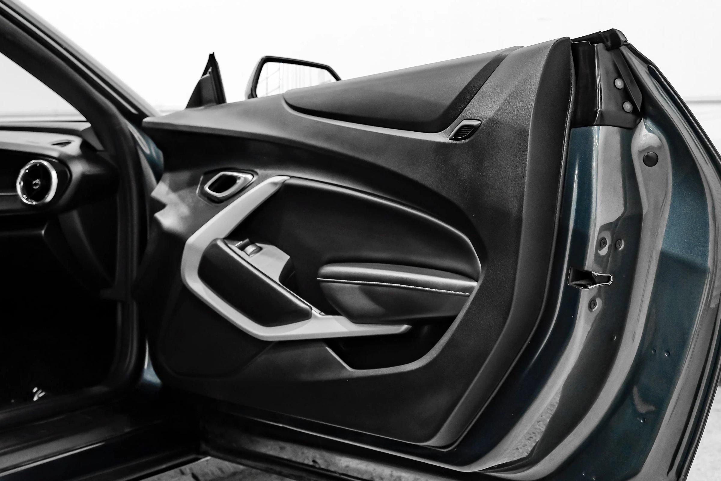 Used 2019 Chevrolet Camaro SS RWD image 48