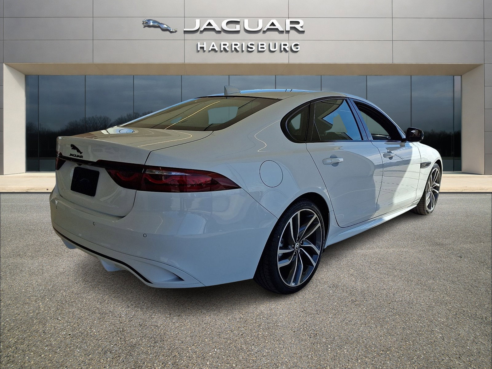 New 2024 Jaguar XF R-Dynamic SE image 4