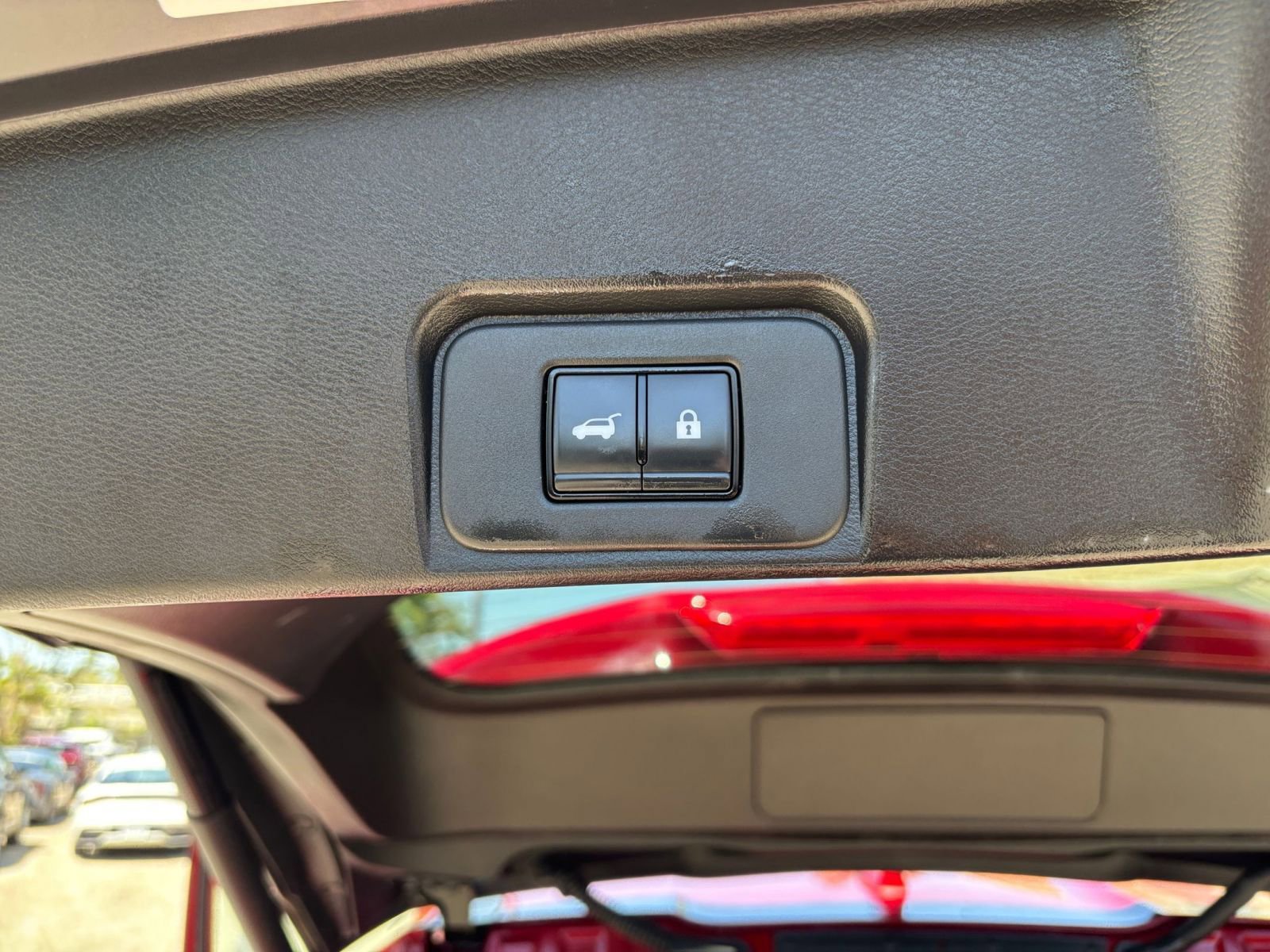 Used 2025 Nissan Rogue SV FWD image 22