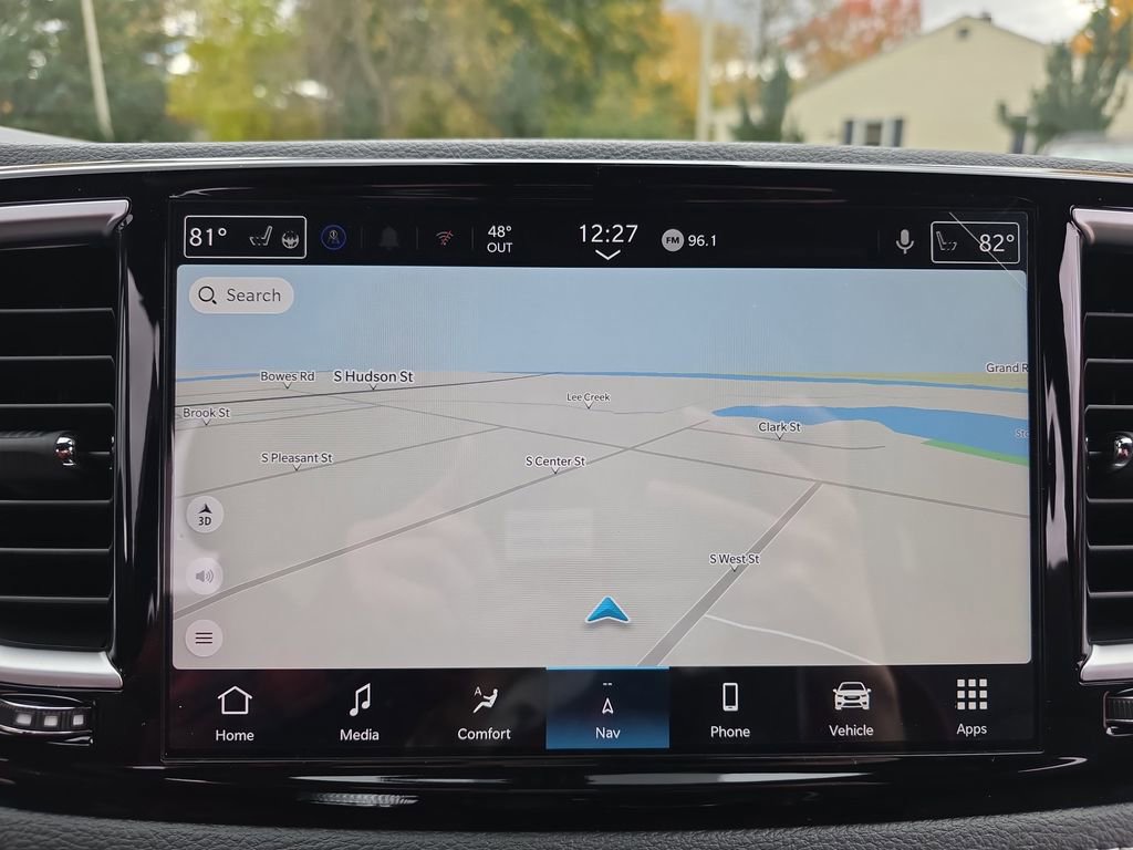 New 2026 Chrysler Pacifica Limited w/ Uconnect Theater Family Group image 27