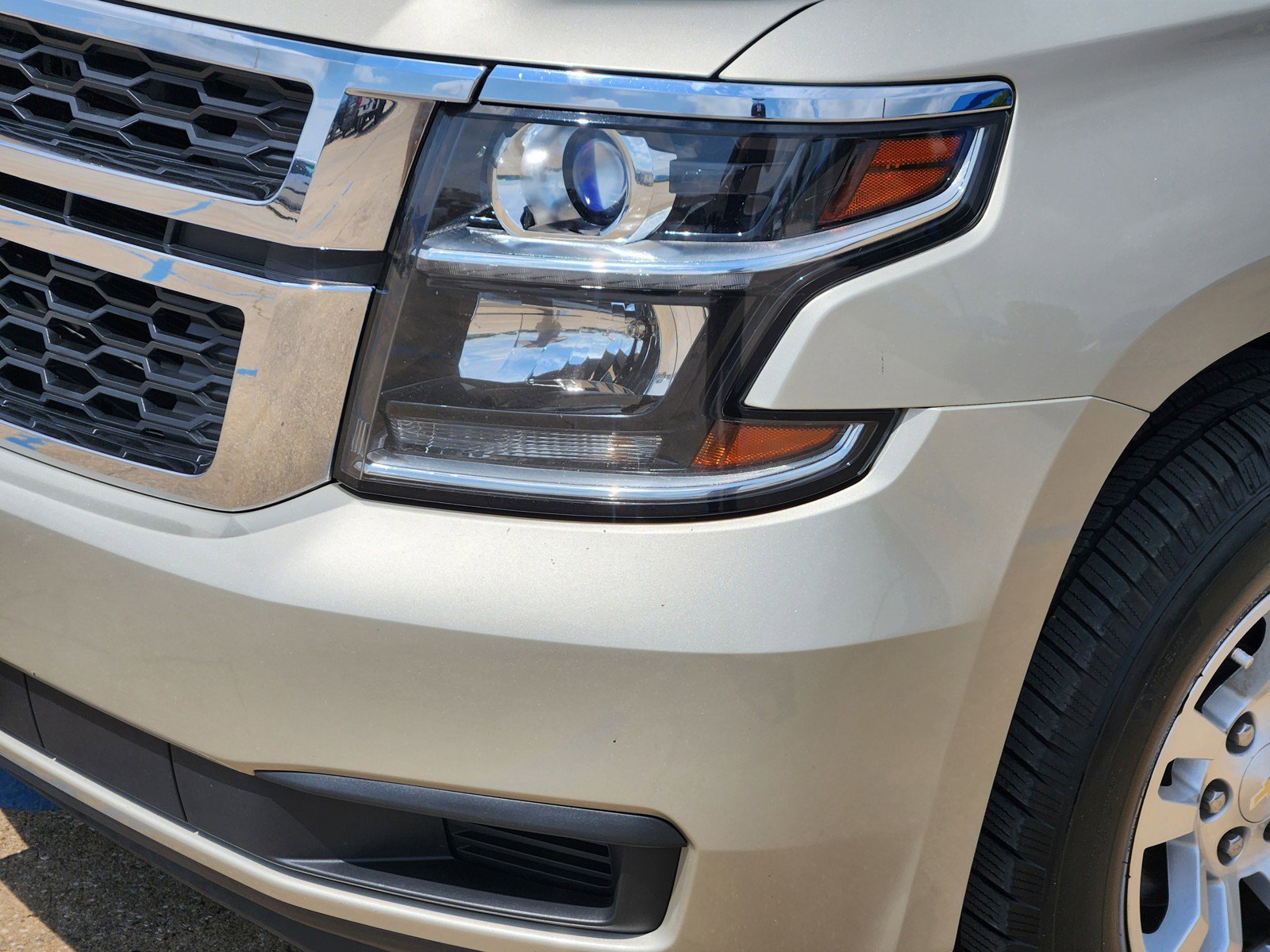 Used 2016 Chevrolet Suburban LT RWD image 27