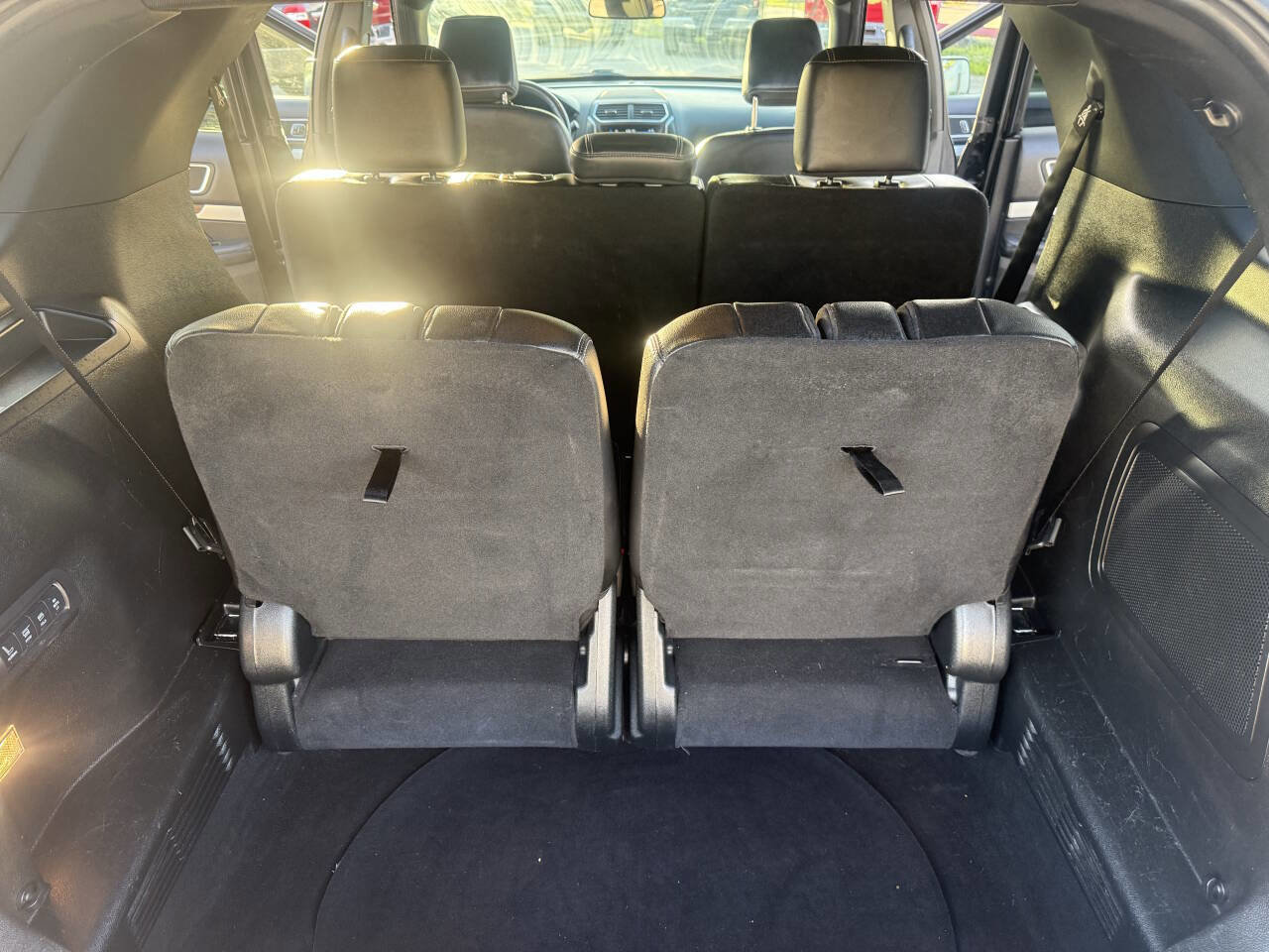 Used 2018 Ford Explorer Limited w/ Equipment Group 301A FWD image 22