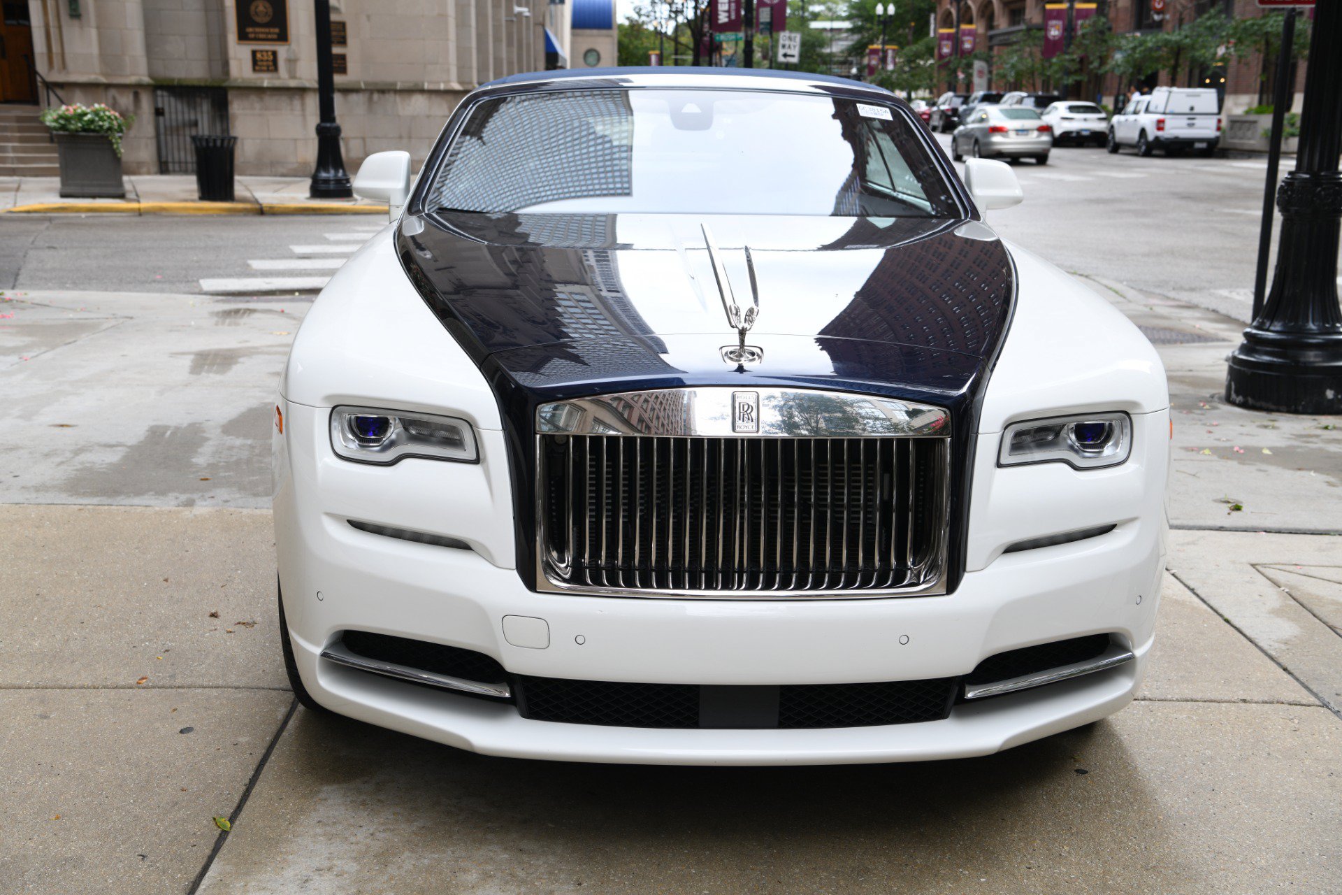 Used 2020 Rolls-Royce Dawn RWD image 6