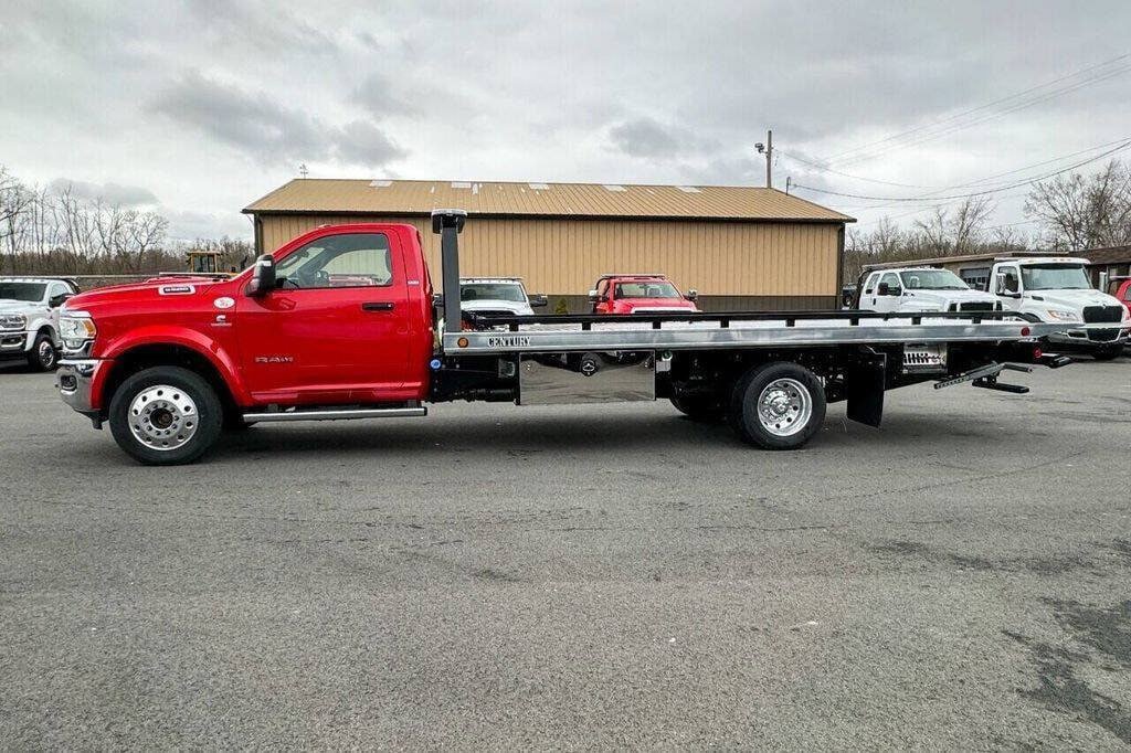 Used 2024 RAM 5500 SLT w/ Quick Order Package 2YG SLT AWD/4WD image 6