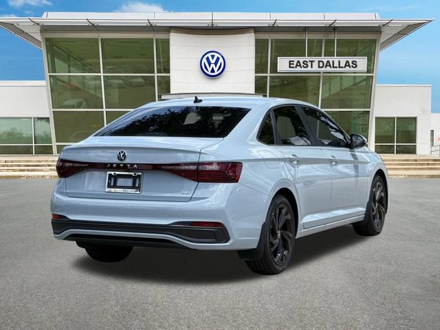 Used 2026 Volkswagen Jetta SE FWD image 3