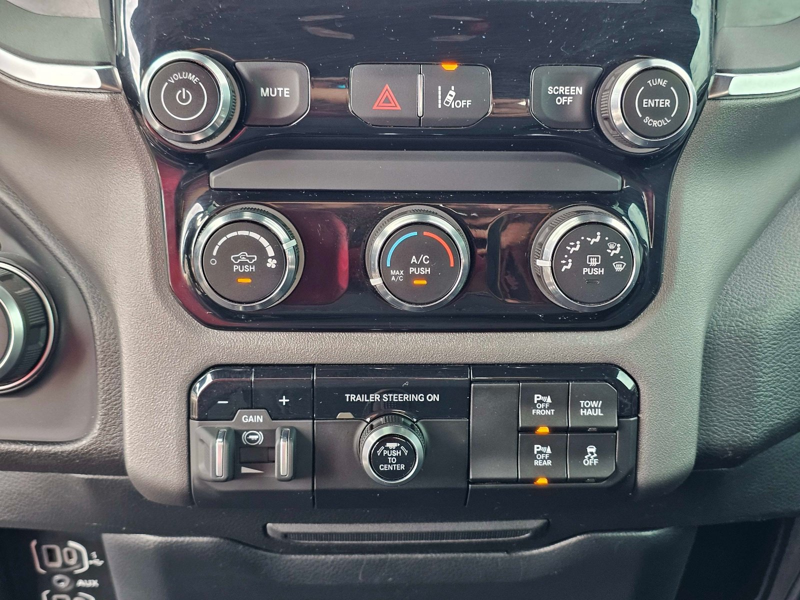 Used 2025 RAM 1500 Big Horn w/ Trailer Tow Group AWD/4WD image 29