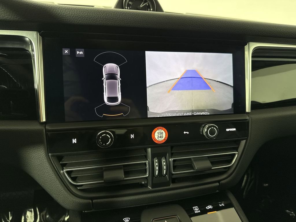 Certified 2025 Porsche Macan image 30