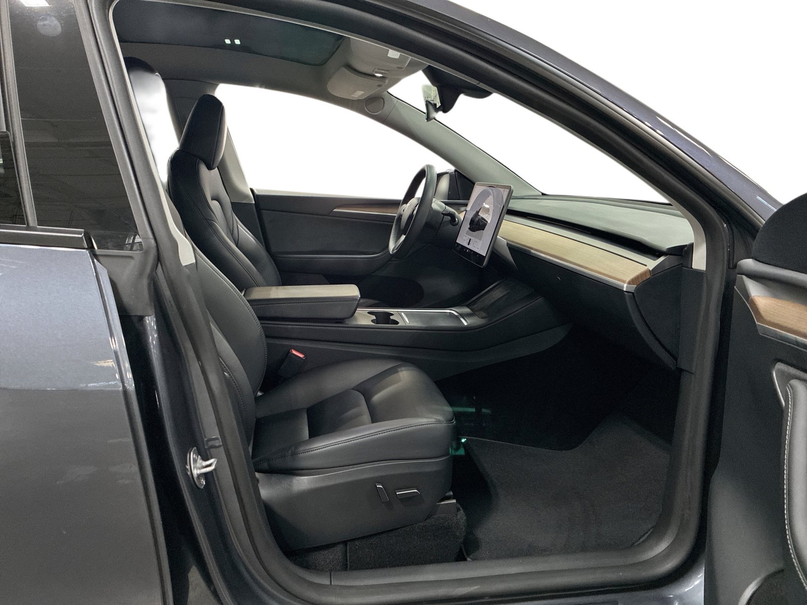 Certified 2023 Tesla Model Y Long Range AWD/4WD image 13