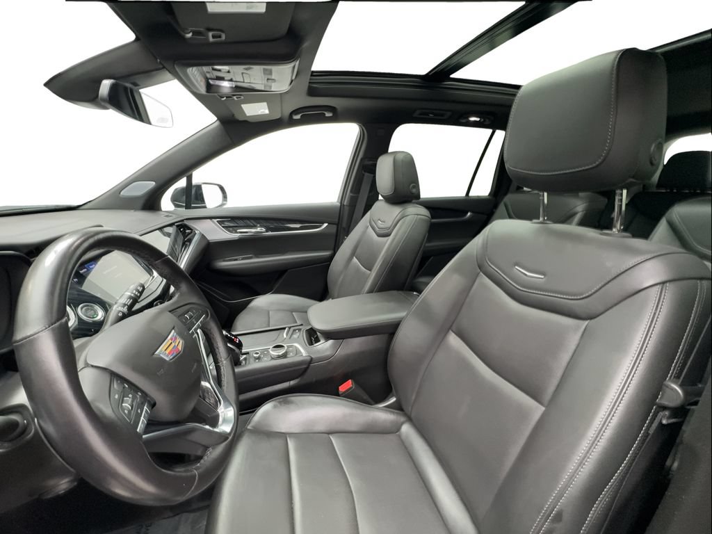 Used 2025 Cadillac XT6 Premium Luxury AWD/4WD image 19