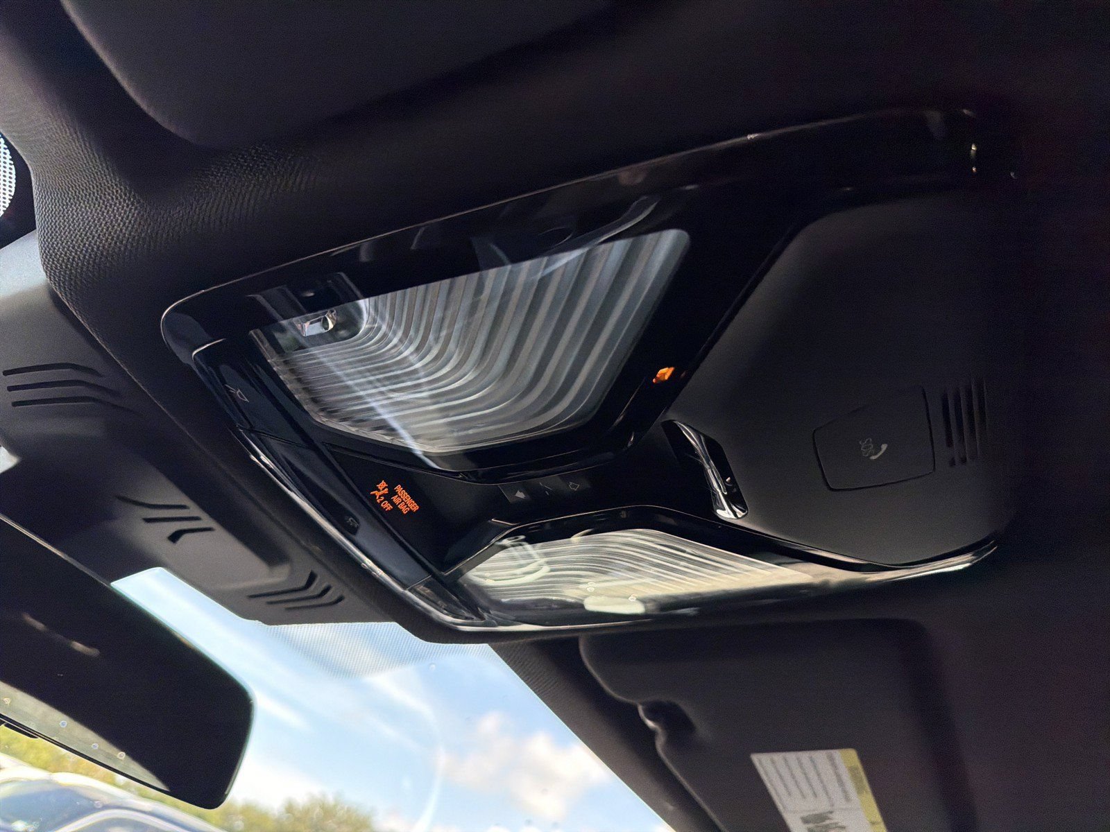 Used 2022 BMW X6 xDrive40i w/ M Sport Package AWD/4WD image 36