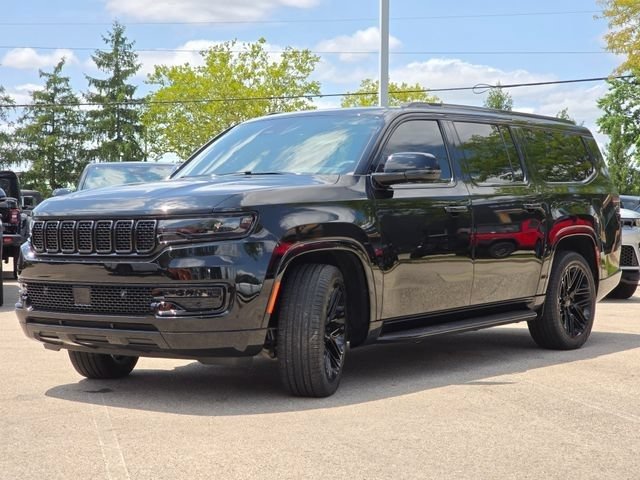Used 2025 Jeep Wagoneer L Series II w/ Premium Group I AWD/4WD image 26