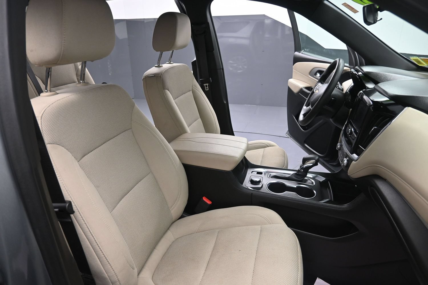 Used 2023 Chevrolet Traverse LS AWD/4WD image 23